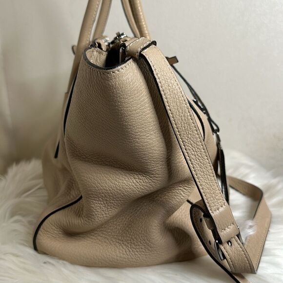 💯Authentic PRADA
Vitello Daino Twin Pocket Tote Sabbia🍀 - Picture 14 of 16